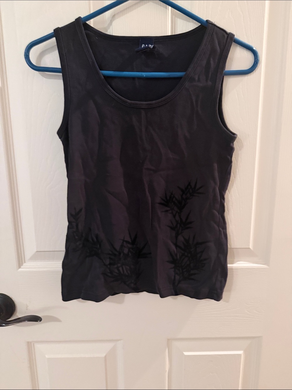 Y2K vintage GAP Black Scoop Neck Tank with Subtle Bamboo Motif velvet